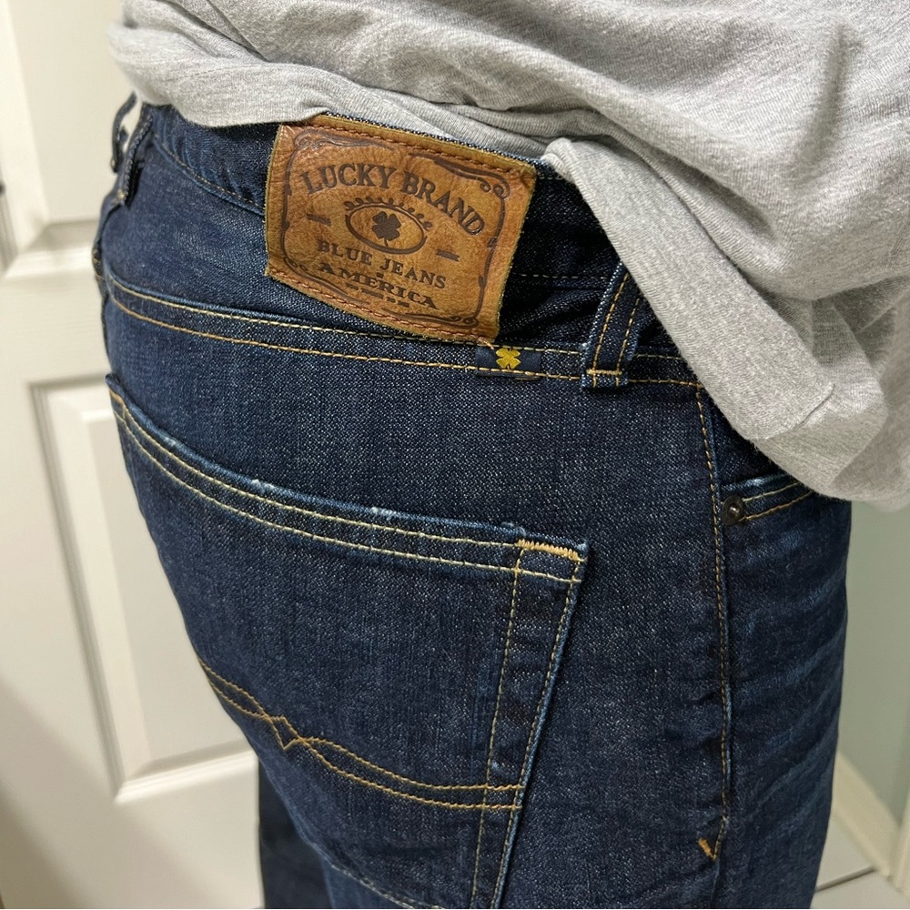Lucky Jeans 36x32 men’s dark blue jeans